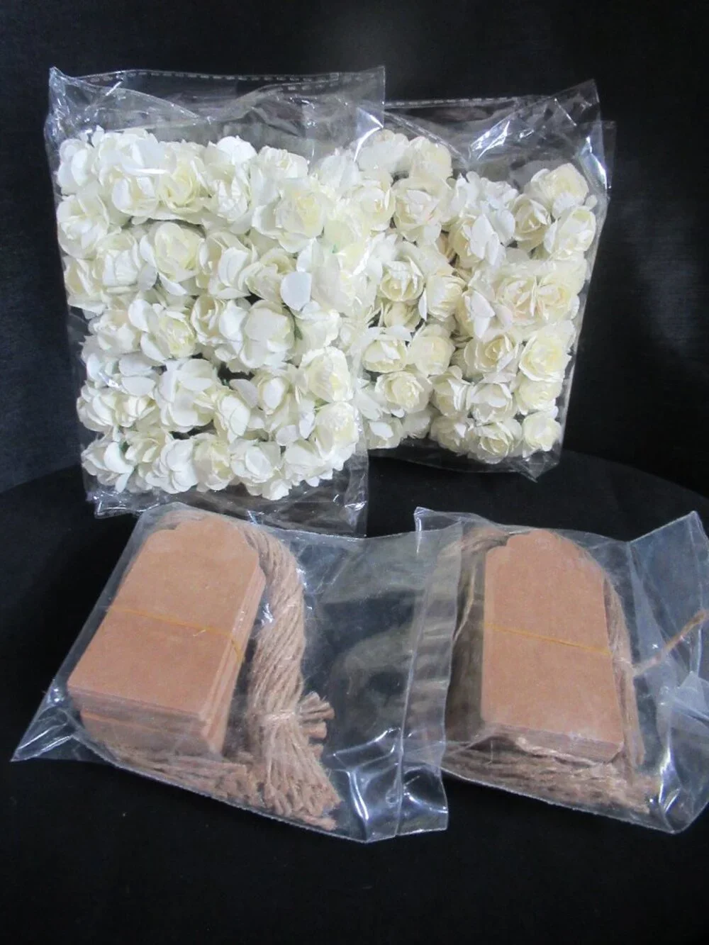 💥100pc. Favor Decorations White Roses with Gift Tags